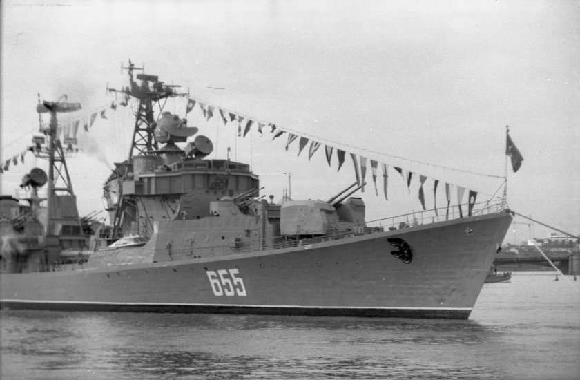 Эскадренный миноносец спешный