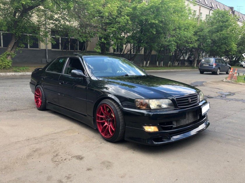 Toyota Chaser 100 черный