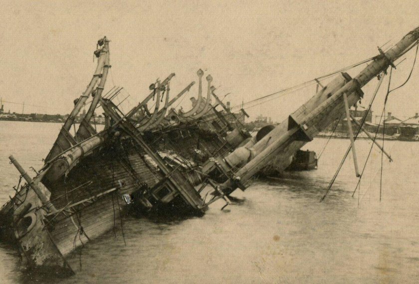 Крейсер память Азова