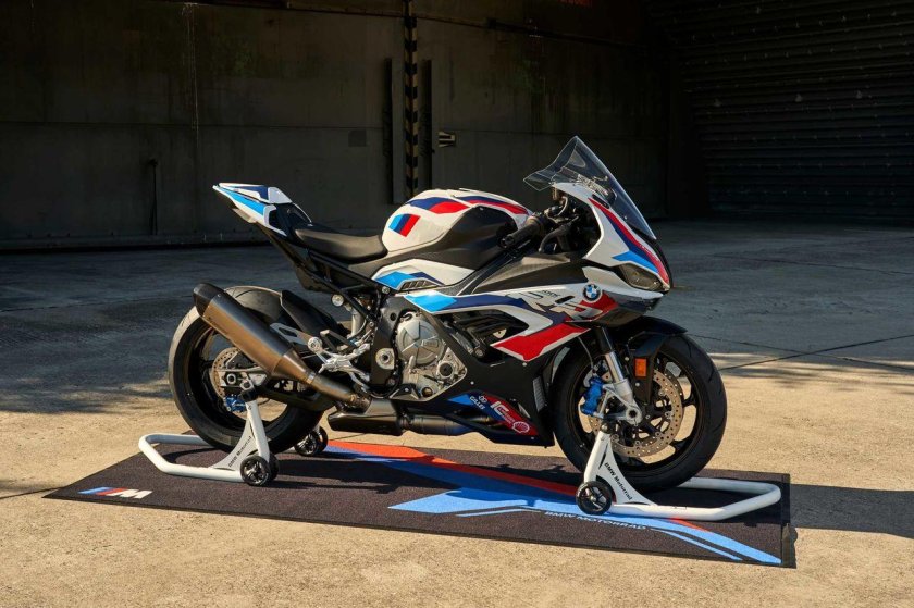 BMW m1000rr