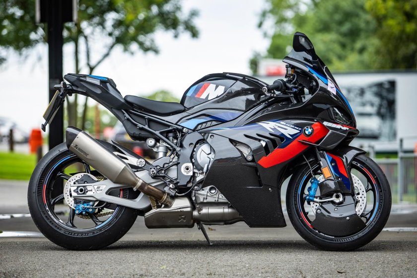 BMW m1000rr