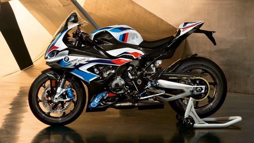 BMW m1000r