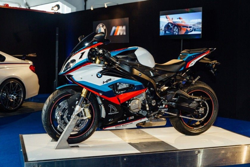 BMW m1000rr