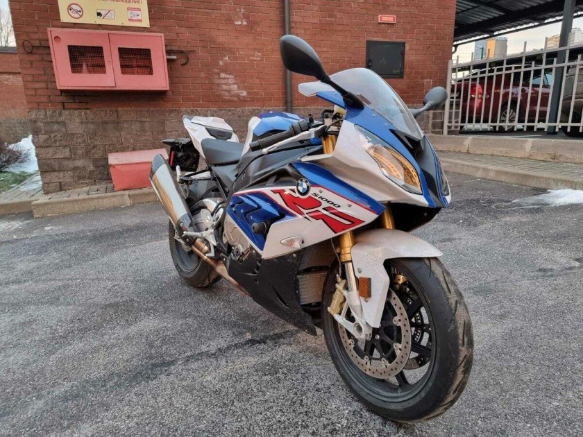 Сколько стоит спортбайк BMW электро