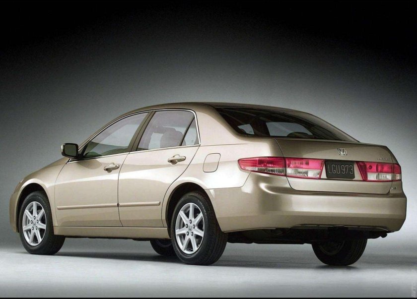 Honda Accord седан 2003