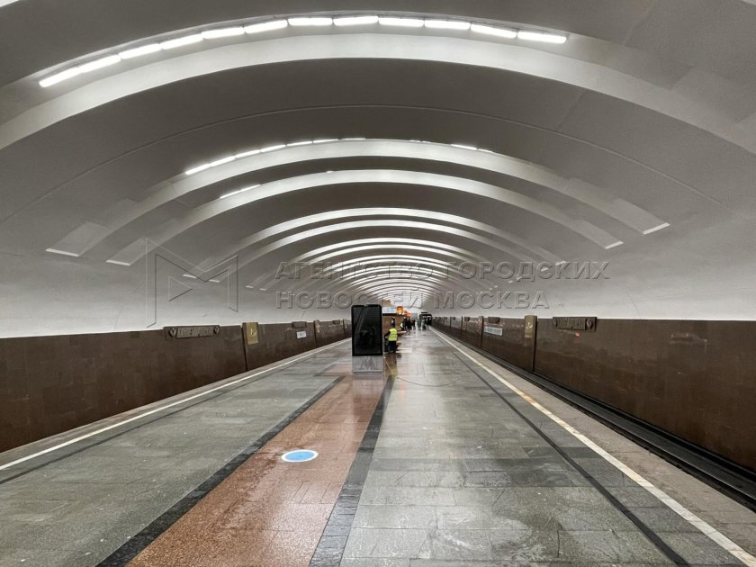 Станция метро Кантемировская