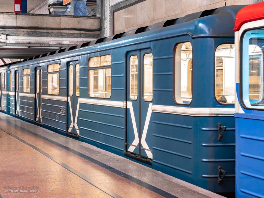 Вагон метро