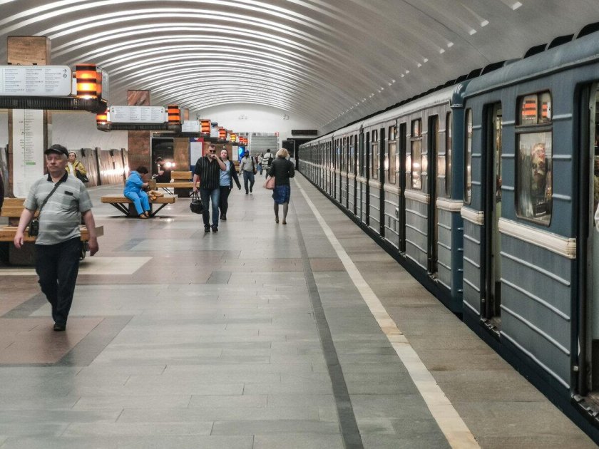 Станция метро Кантемировская