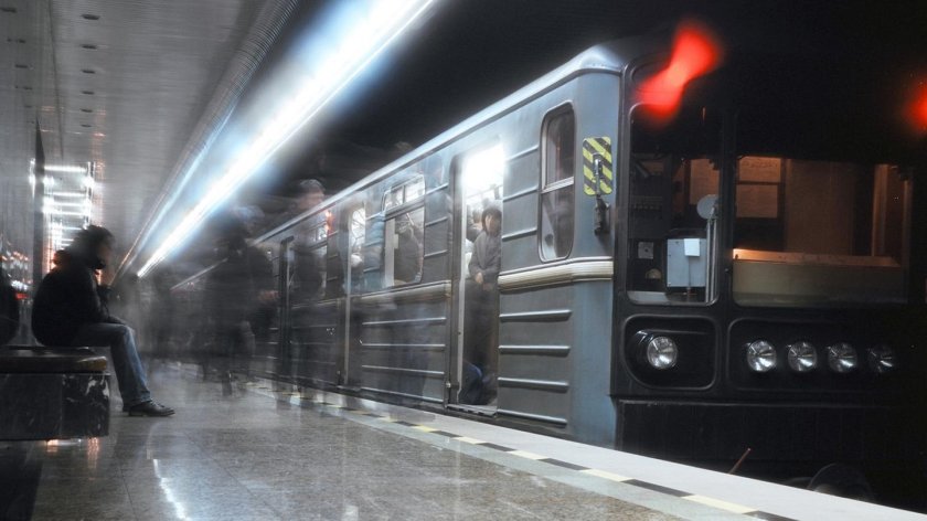 Поезд метро