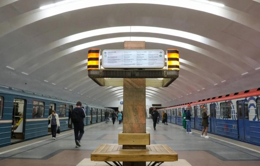 Станция метро Кантемировская