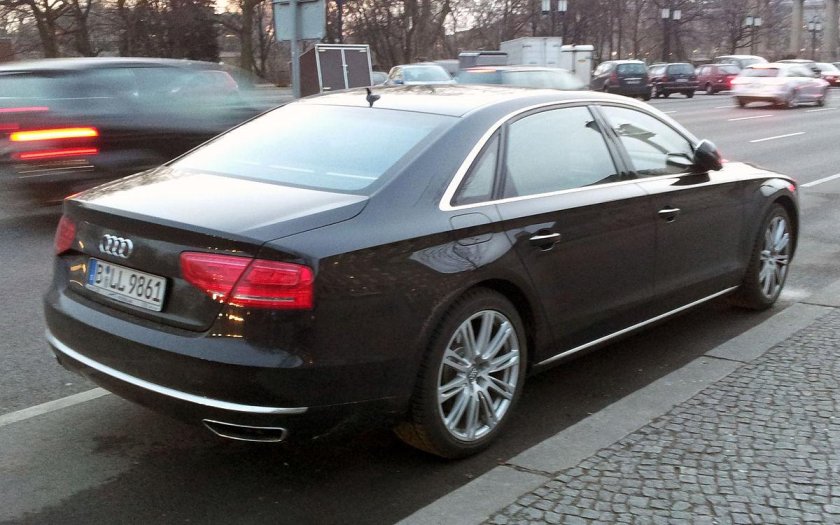 Audi a8 d4 long