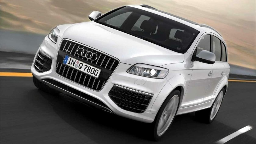 Машина audi q7