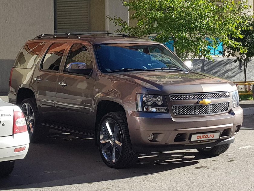 Шевроле Тахо коричневый