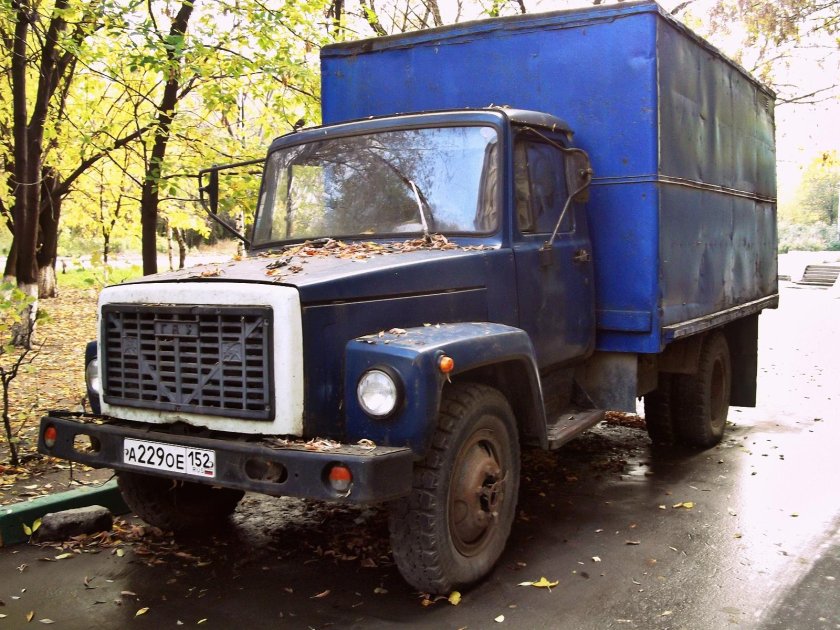 Грузовик ГАЗ 3307 бортовой