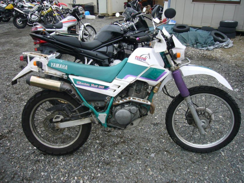 Yamaha Serow 225