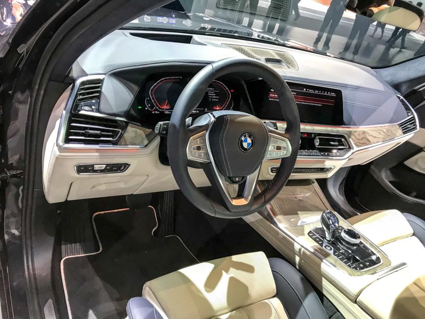 BMW x7 2022 Interior