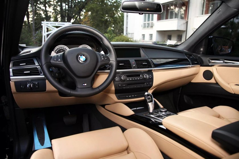 БМВ х6 2022 салон