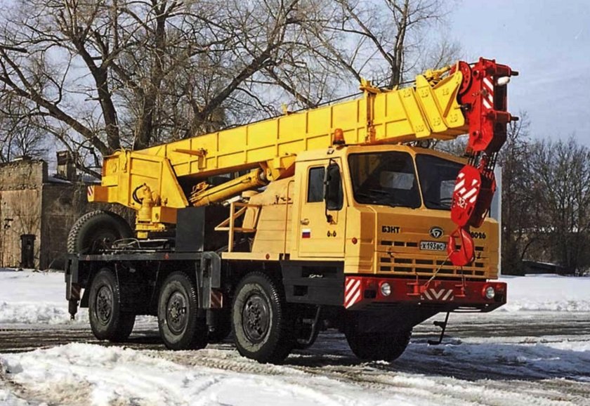 Автокран КС-54711 на шасси БЗКТ-8026