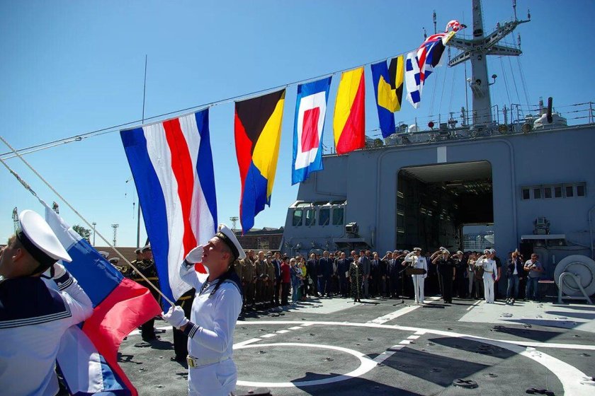 Флаги расцвечивания на кораблях ВМФ России