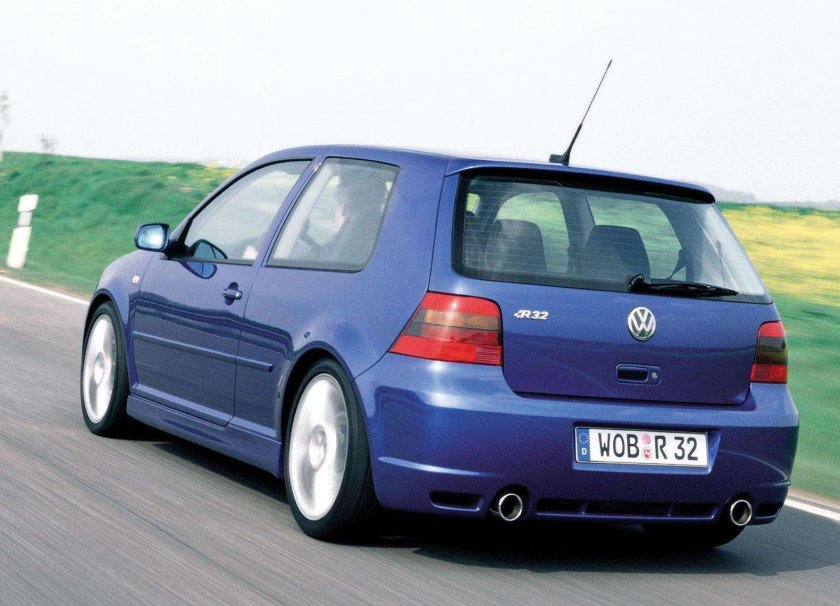 VW Golf 4 r32
