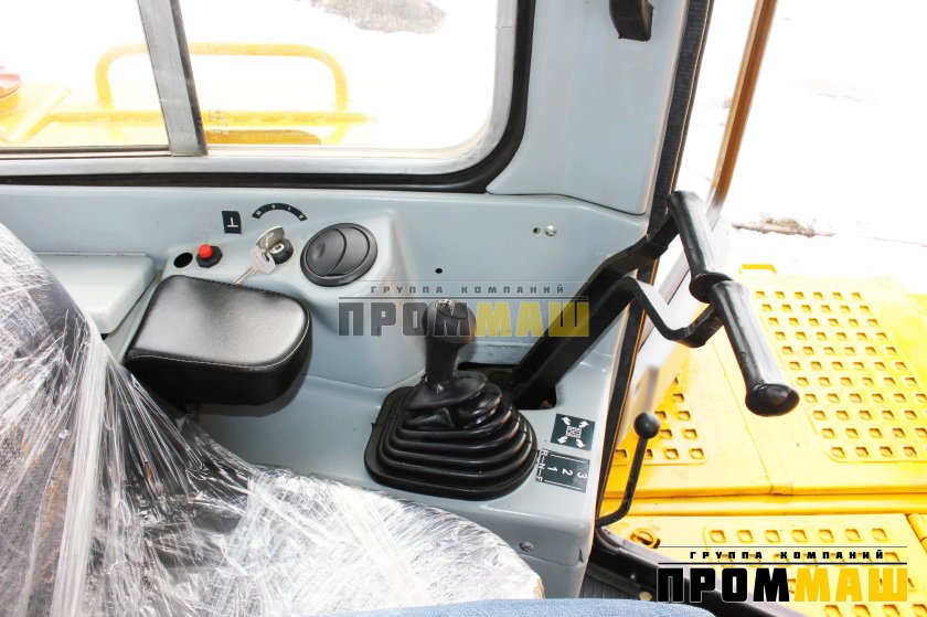 Кабина бульдозера ЧЕТРА Т-11