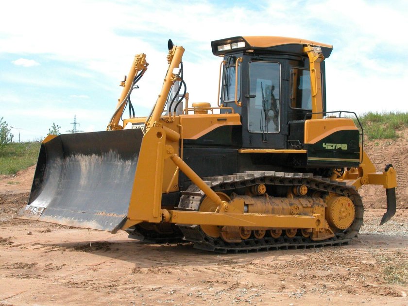 ЧЕТРА болотоход бульдозер