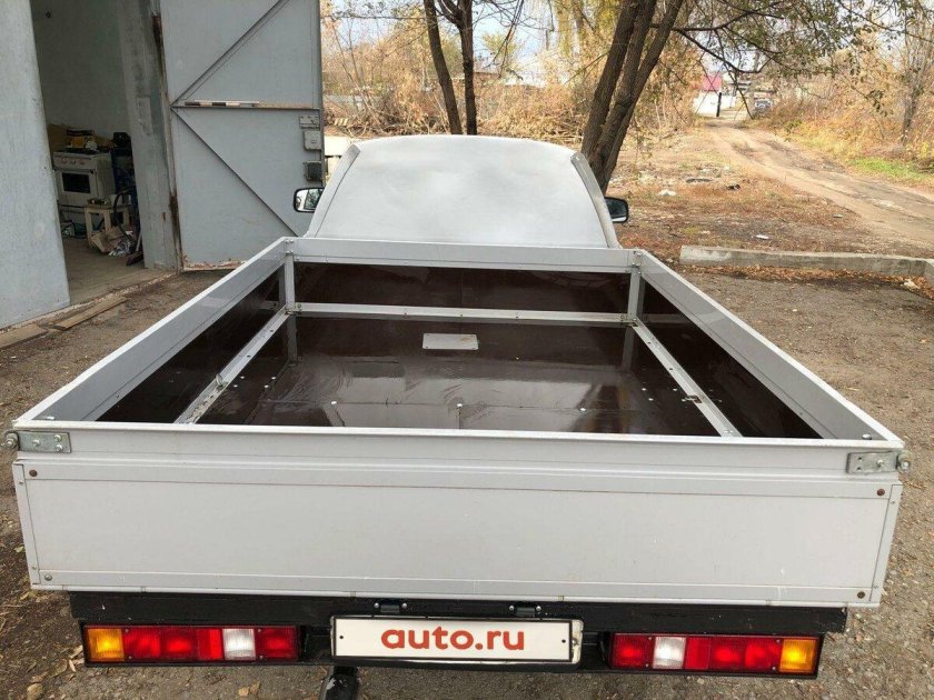 Бортовой грузовик