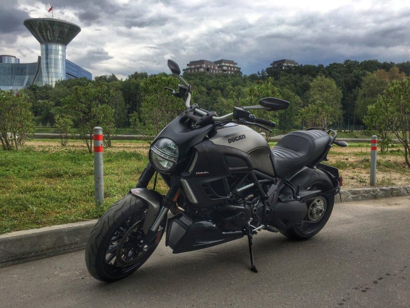 Ducati дорожный мотоцикл