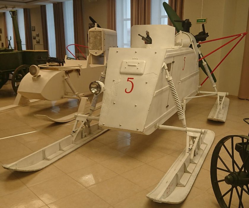 Бронированные аэросани нкл-26