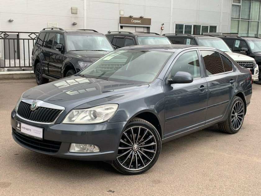 Шкода Октавия 2011 черного цвета