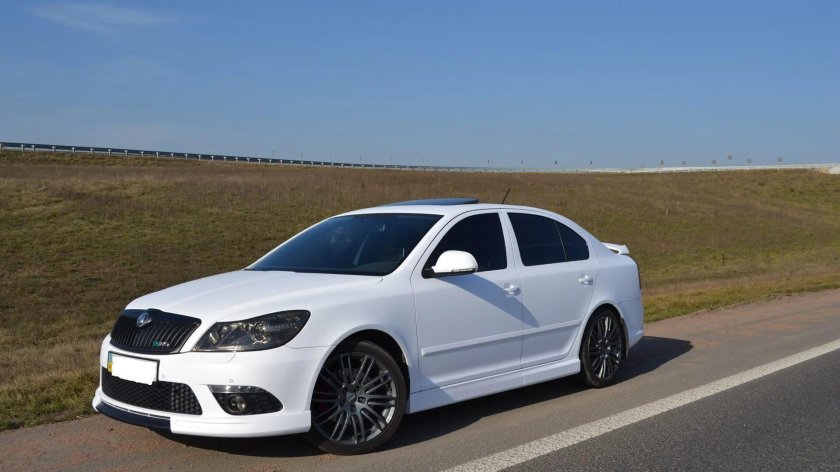 Шкода Октавия а5 РС белая