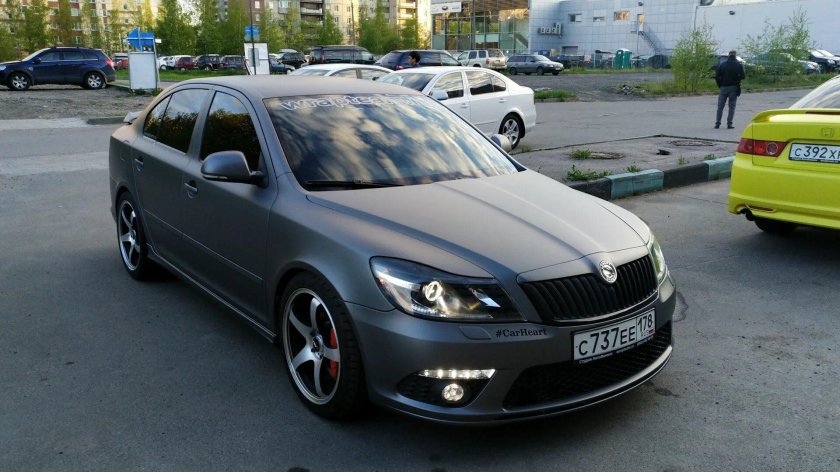 Skoda Octavia a5 RS серая