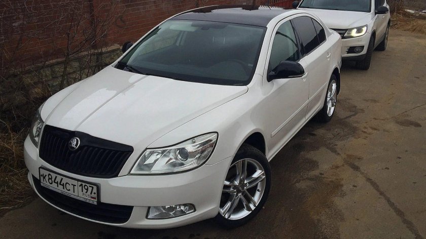 Шкода Октавия а5 фл белая