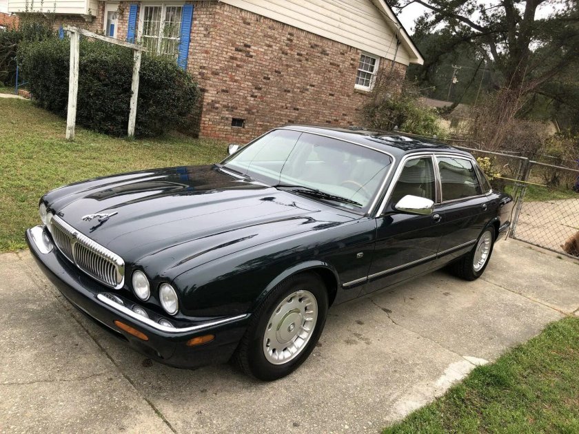 Jaguar XJ 2000