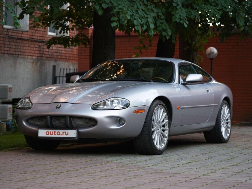 Jaguar XK 2000