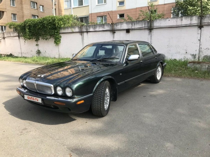 Jaguar XJ 2000