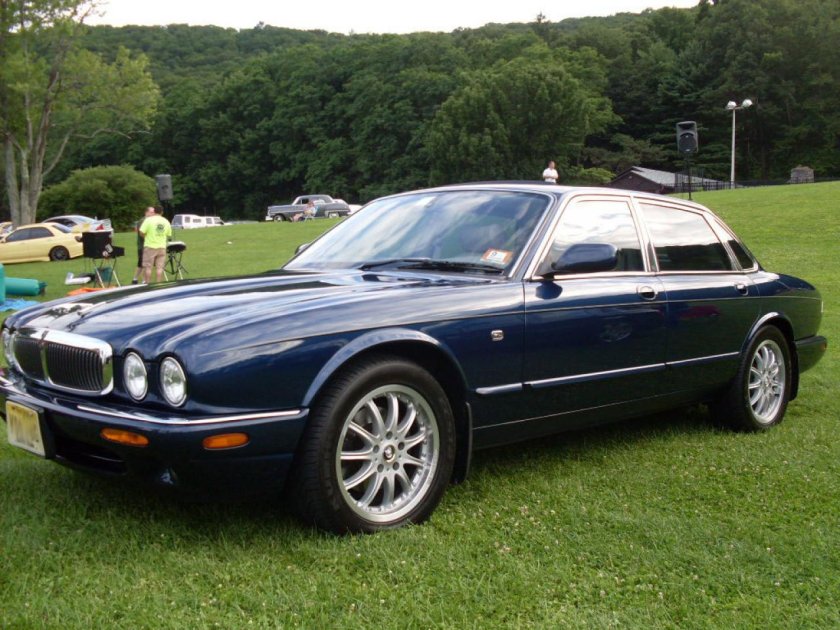 Jaguar XJ 2000
