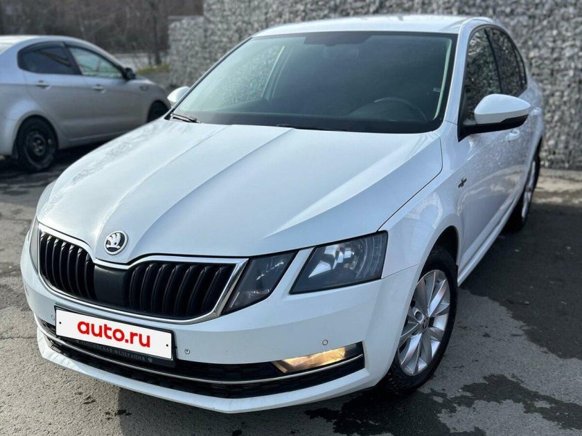 Шкода октавия 2017 белая