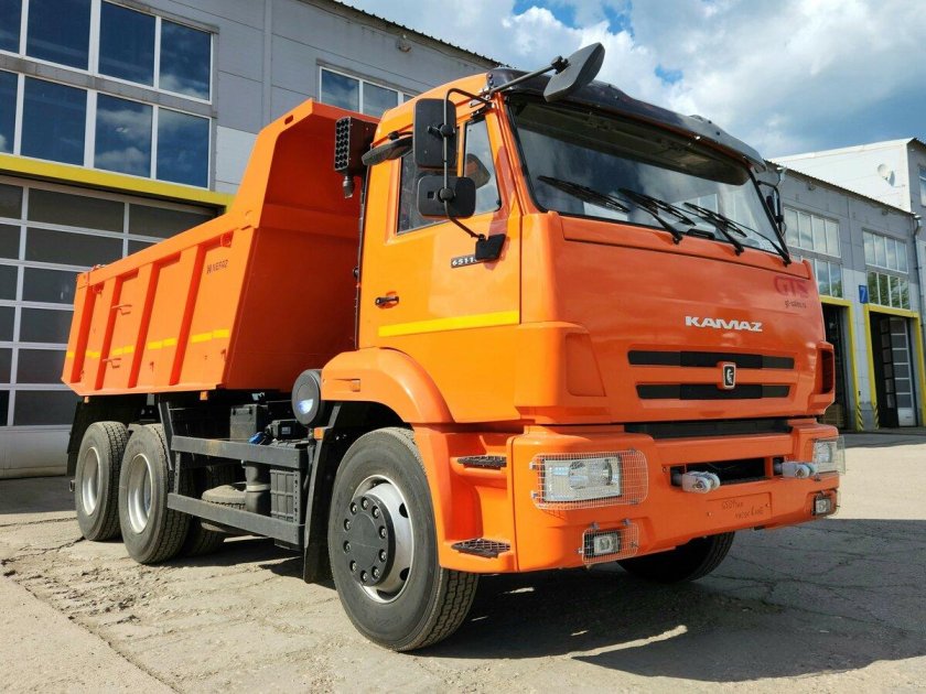 Камаз оранжевый 65115 самосвал