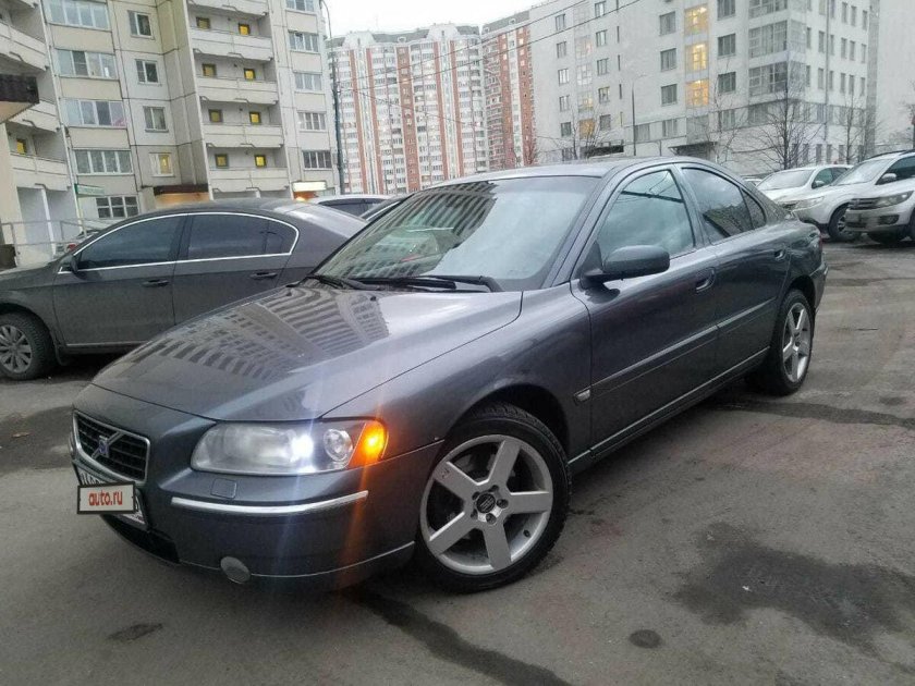 Вольво седан 2005