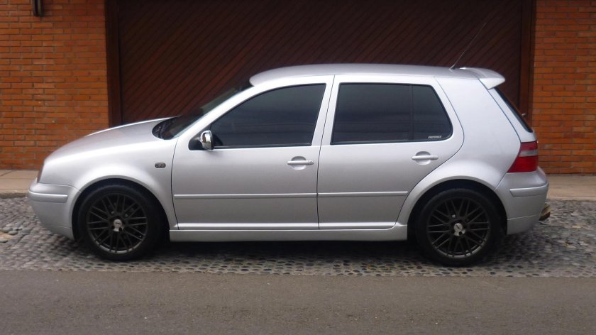 Фольксваген гольф 4 серебристый тонированный