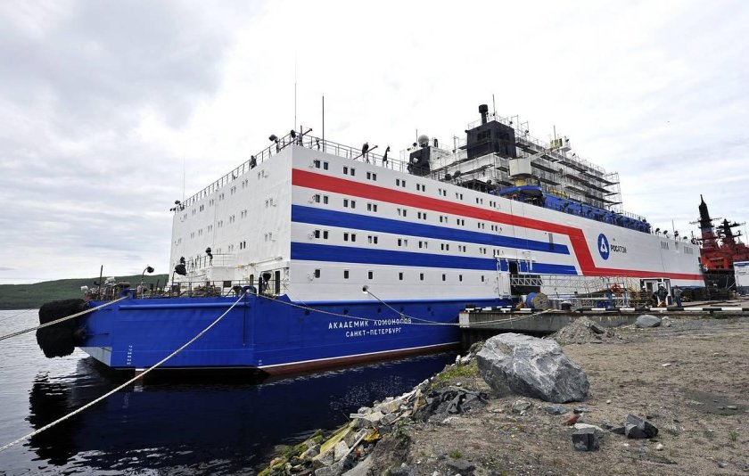 Плавучая станция академик Ломоносов