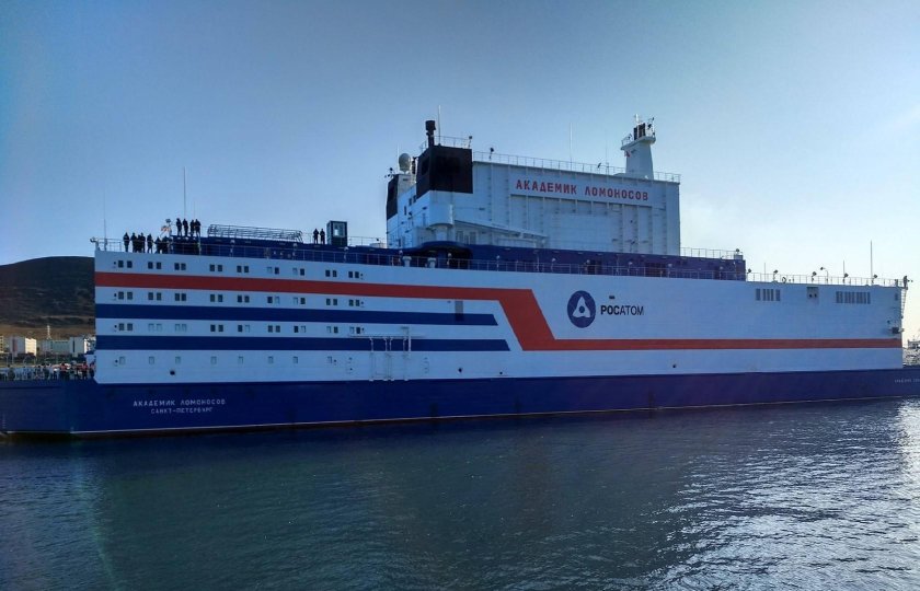 Плавучая станция академик Ломоносов