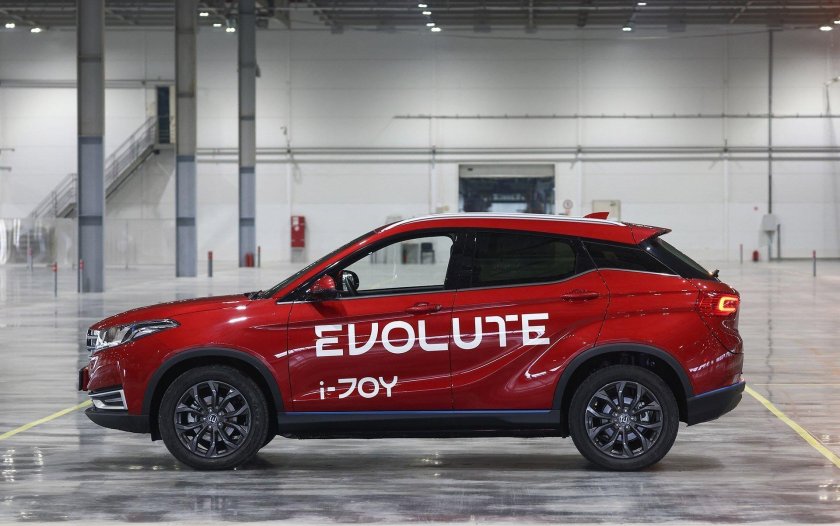 Электромобиль российского производства evolute