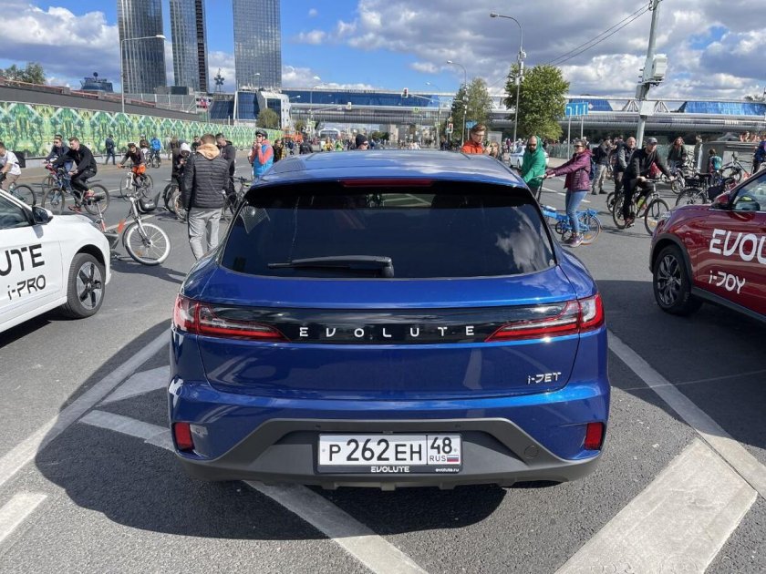 Эволют электромобиль i Jet