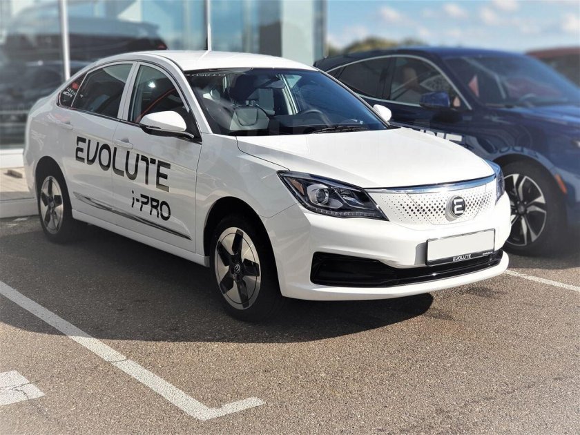 Электромобиль Эволют 2022