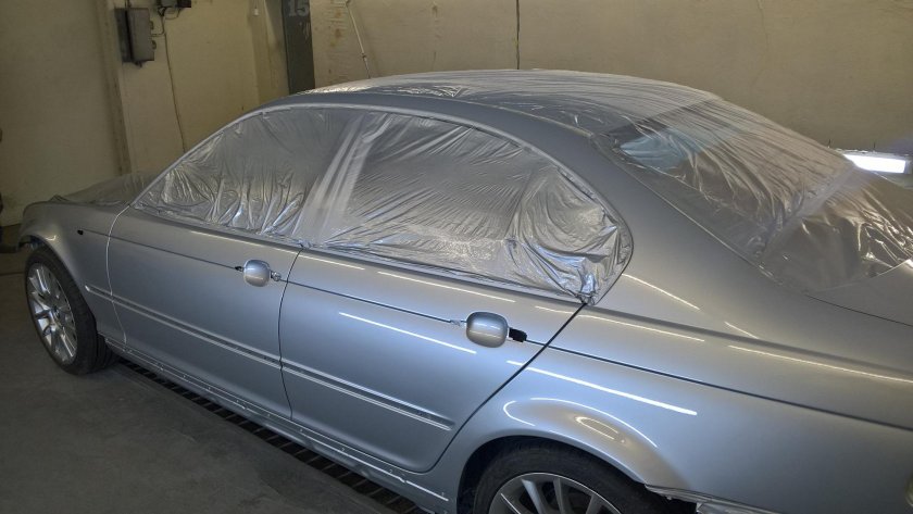 Серебристый цвет автомобиля