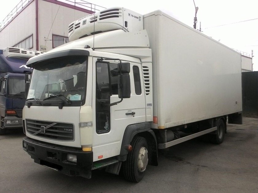 Как поставить обтекатель на одиночку когда стоит реф Вольво