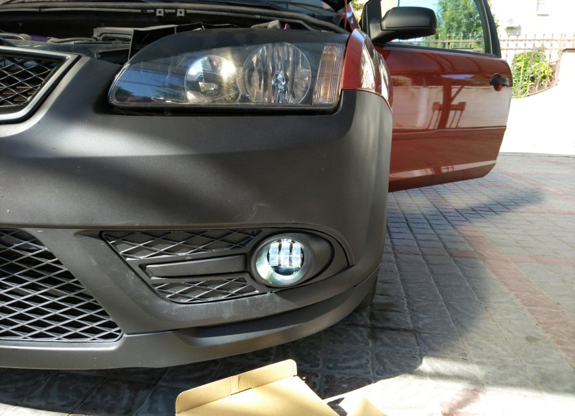 Туманки лед на Форд фокус 2