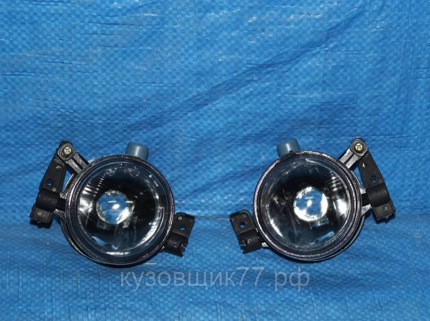 Фара противотуманная Ford Focus 2
